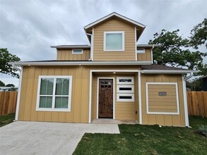 169 Chickasaw in Smithville, TX - Building Photo - Building Photo