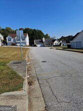 6800 Gina Agha Cir in Stonecrest, GA - Foto de edificio - Building Photo