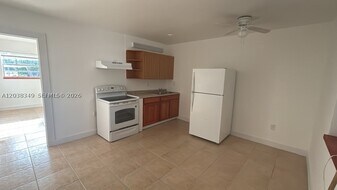 8450 NE Miami Ct in Miami, FL - Building Photo