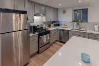 446 N Commonwealth Ave, Unit #3 in Los Angeles, CA - Foto de edificio - Building Photo