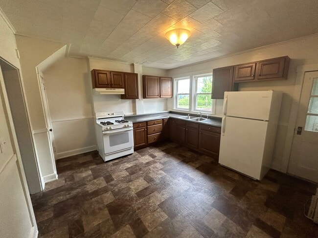 1673 W 15th St in Erie, PA - Building Photo - Building Photo