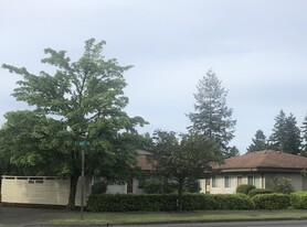 8402 E McKinley Ave, Unit Apt No 1 in Tacoma, WA - Building Photo