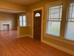 521 E Charnwood St in Tyler, TX - Building Photo - Building Photo