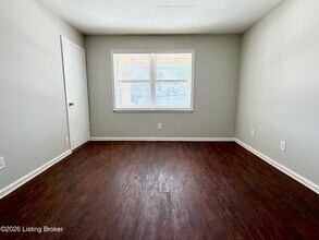 3705 Briarbridge Ln in Louisville, KY - Building Photo - Building Photo