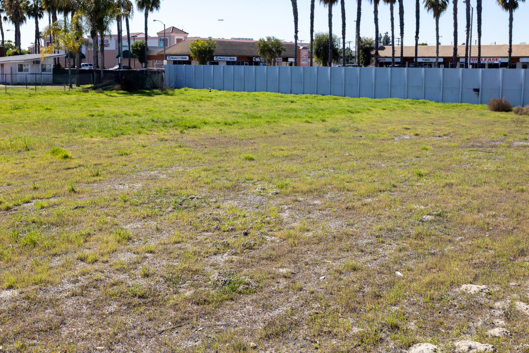 Residence in Artesia, CA - Building Photo