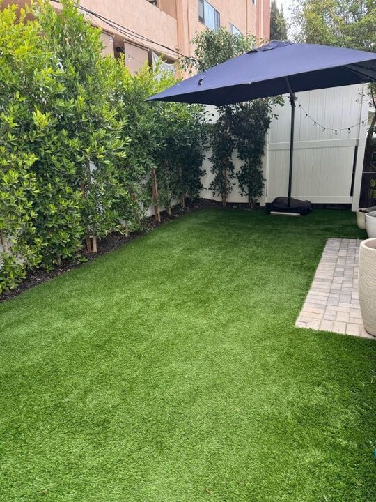 1120 S Barrington Ave in Los Angeles, CA - Building Photo