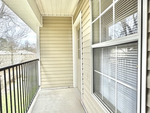 Spring Tree Apartments in Denham Springs, LA - Foto de edificio - Building Photo