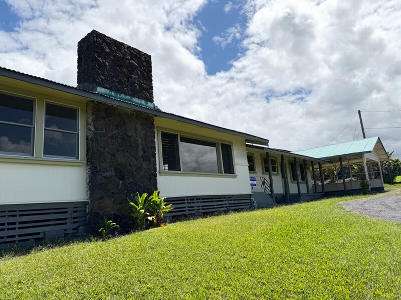 1249 W Kawailani St in Hilo, HI - Building Photo