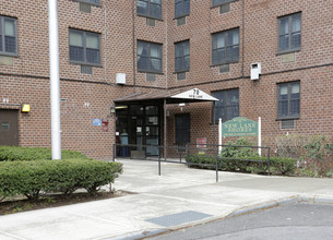 New Lane Shores in Staten Island, NY - Building Photo - Building Photo