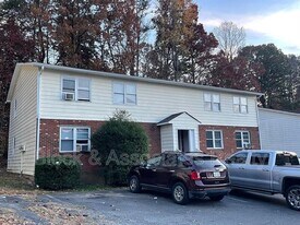 1970 Lakeview Rd in Asheboro, NC - Building Photo