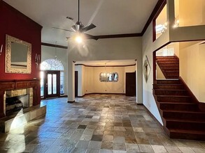6983 Oakwood Park in Houston, TX - Building Photo - Building Photo