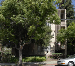 3779 Harrison St in Oakland, CA - Foto de edificio - Building Photo