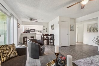 Sahara and Playa Palms in Gilbert, AZ - Foto de edificio - Building Photo