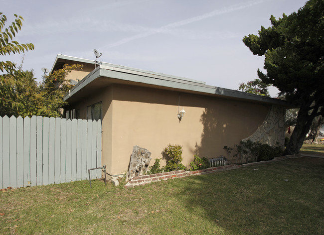 8211-8221 8th St in Buena Park, CA - Building Photo - Building Photo