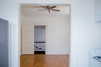 836 S Burlington Ave, Unit 4 in Los Angeles, CA - Foto de edificio - Building Photo