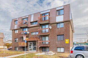 515 Ampère Av in Laval, QC - Building Photo