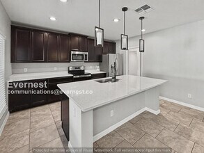 5587 Sabal Dr in St. Cloud, FL - Foto de edificio - Building Photo