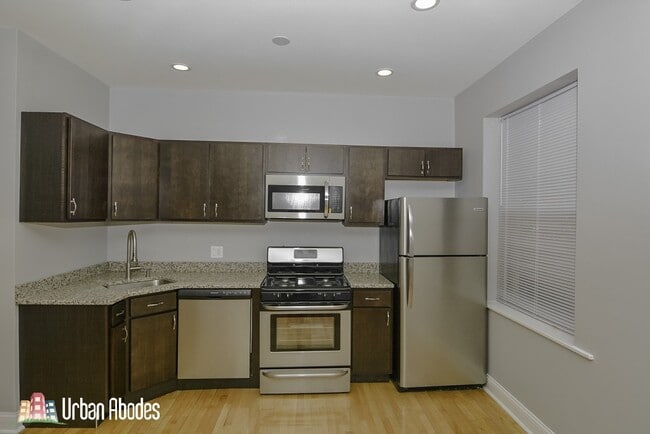 2958 N Washtenaw Ave, Unit J08W in Chicago, IL - Foto de edificio - Building Photo