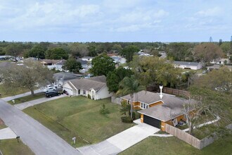 353 NW Ferris Dr in Port St. Lucie, FL - Building Photo - Building Photo