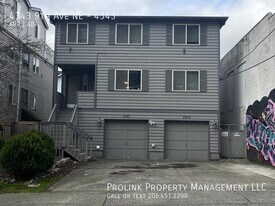 4343 9th Ave NE in Seattle, WA - Building Photo
