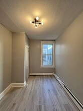 56 Terhune Ave, Unit 2F in Jersey City, NJ - Foto de edificio - Building Photo