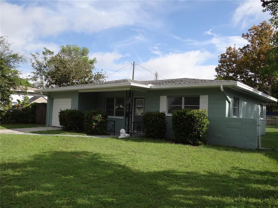 173 SW Lincoln Cir N in St. Petersburg, FL - Building Photo