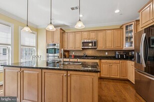 724 Sentry Square in Oxon Hill, MD - Building Photo