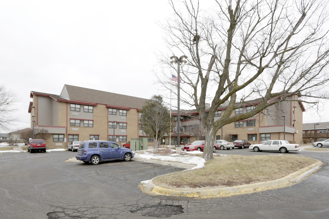 Buckbee Apartments in Rockford, IL - Building Photo