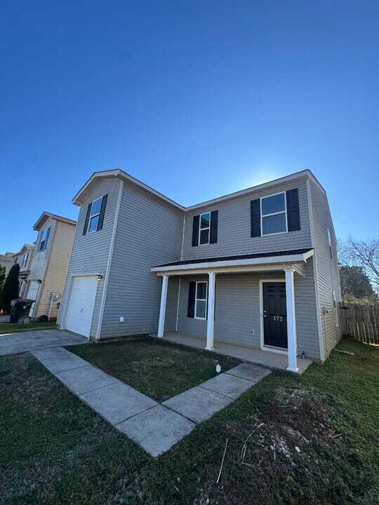 172 Cloverbrook Dr in Harvest, AL - Building Photo