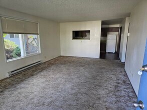 1157 Picture St in Independence, OR - Foto de edificio - Building Photo