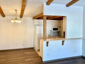 961 7th St, Unit B in Menasha, WI - Foto de edificio - Building Photo