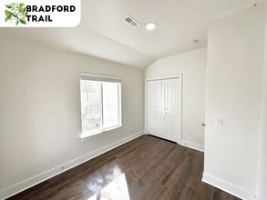 1215 Corporate Dr in Adrian, MI - Building Photo - Building Photo