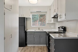 ReNew Miramonte in San Leandro, CA - Building Photo - Building Photo