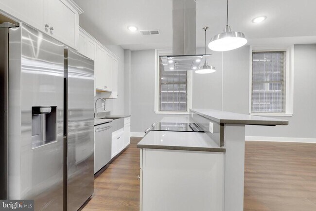 property at 19 E Fayette St