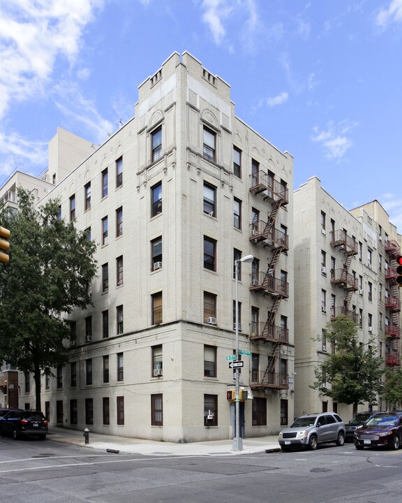 271 Fort Washington Ave in New York, NY - Building Photo