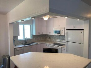 718 NE 5th Ave in Pompano Beach, FL - Building Photo - Building Photo