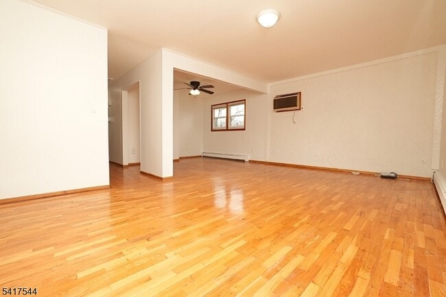 9 Davey St in Bloomfield, NJ - Building Photo - Building Photo