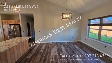 231 Lame Deer Ave in Cody, WY - Building Photo - Building Photo