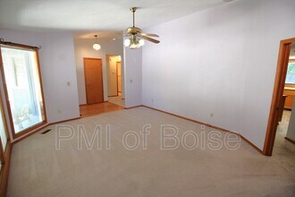4022 S Iriondo Way in Boise, ID - Building Photo - Building Photo