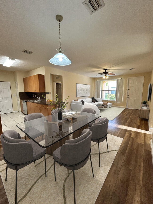 3549 Forest Hill Blvd in Palm Springs, FL - Building Photo - Building Photo