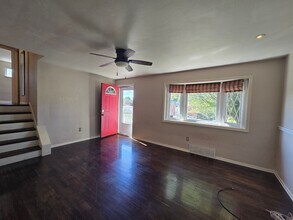 704 Garden City Dr in Monroeville, PA - Building Photo - Building Photo