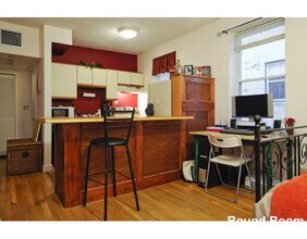 1415 Commonwealth Ave, Unit 302 in Boston, MA - Building Photo - Building Photo