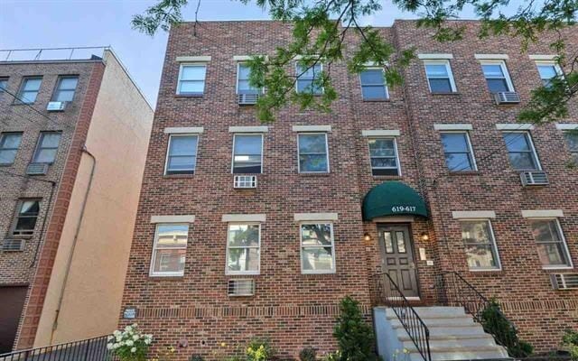 property at 617 Madison St