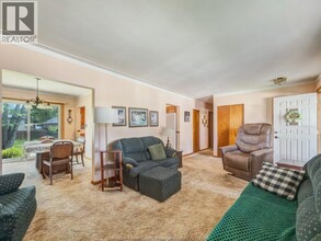 305 Maple Ave in Windsor, ON - Building Photo - Building Photo