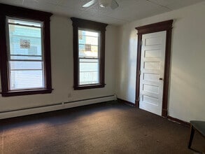 47 Chapman Ave in Waterbury, CT - Building Photo - Building Photo