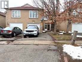 1031 Blizzard Rd in Mississauga, ON - Building Photo