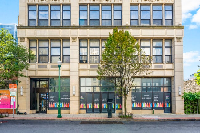 property at 25 Leroy Pl