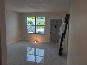 8925 SW 40th Ter, Unit 8925 in Miami, FL - Building Photo - Building Photo