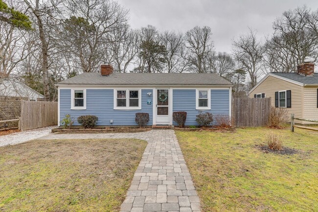 property at 16 Circuit Rd E