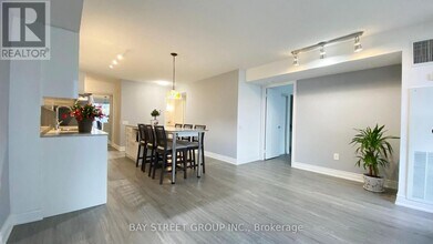 33 Singer Ct in Toronto, ON - Building Photo - Building Photo